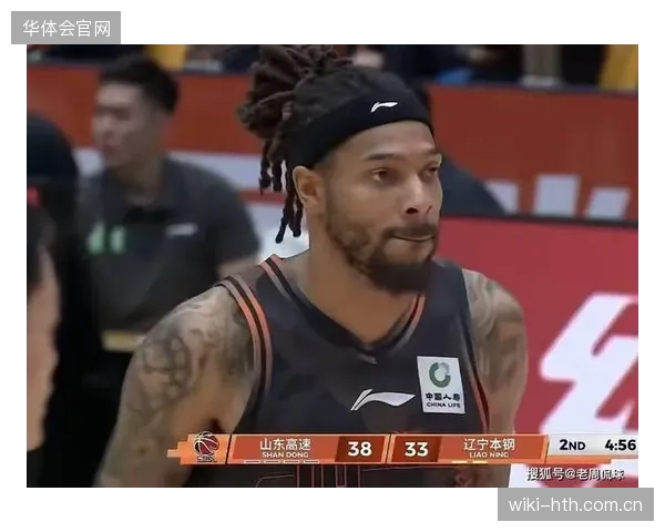 山东队凭借外援约翰逊的出色发挥和全队执行力，成功以下克上淘汰辽宁队。